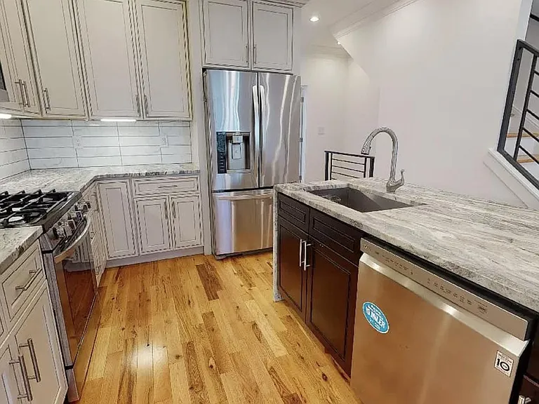 1440 N Franklin St #B — Photo 2