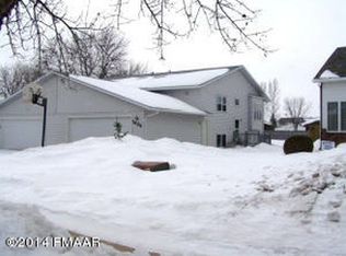 1628 30th Ave S, Fargo, ND 58103