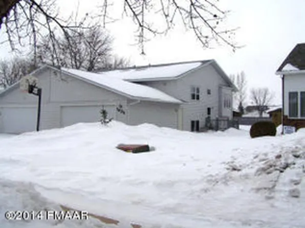1628 30th Ave S, Fargo, ND 58103