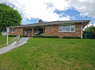 1 Pine St, Wallington, NJ 07057