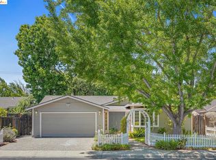 586 Leona Ln, Mountain View, CA 94040