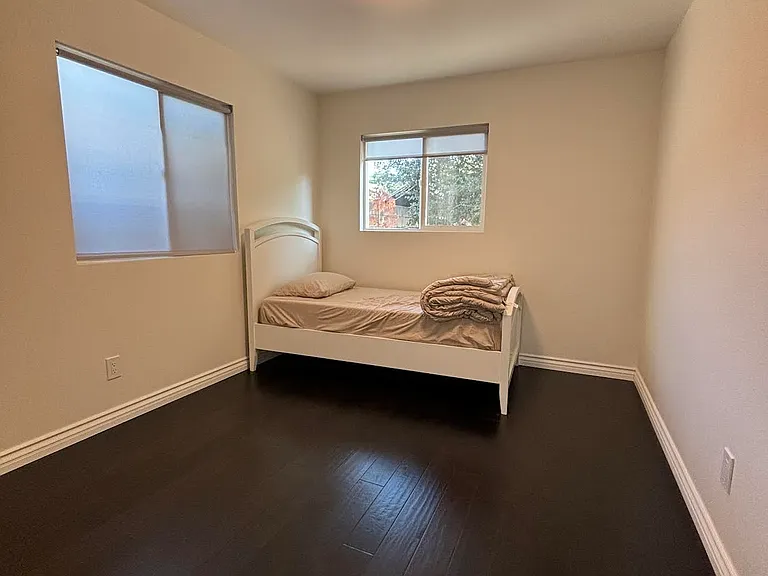 420 E Olive Ave — Photo 12