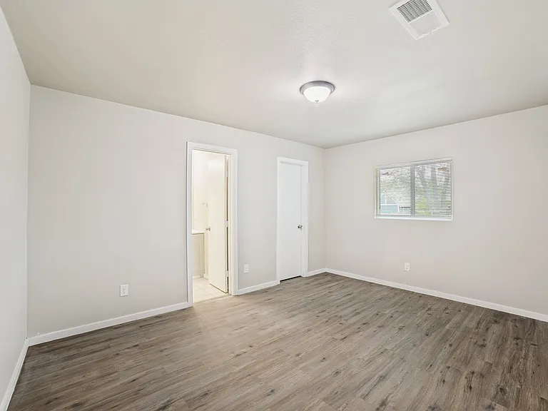 10506 Bounty Dr — Photo 17