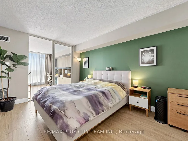 22 Southport St #437 — Photo 12