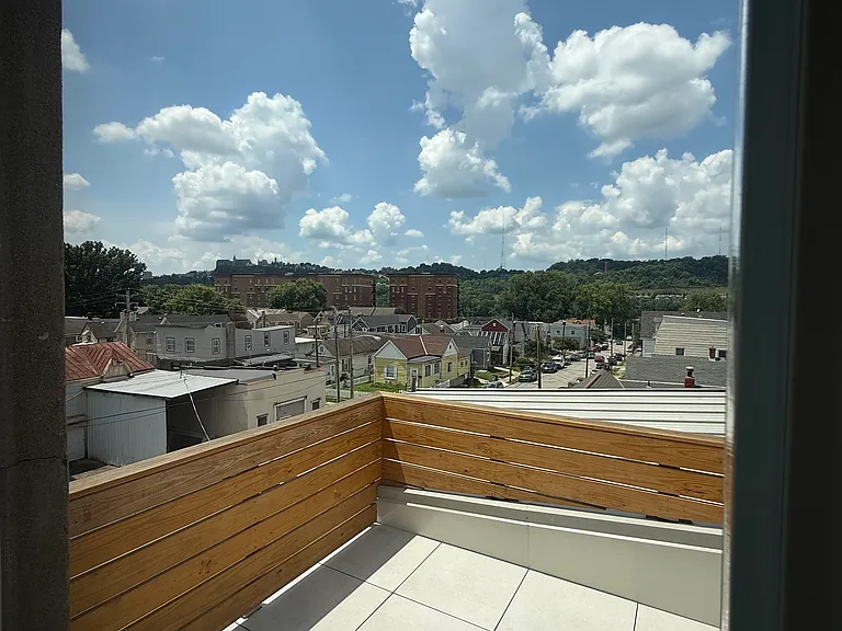 401 Fairfield Ave #4 — Photo 2