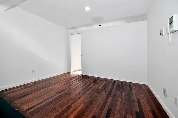 Rented by J Misrahi Realty Corp | media 15