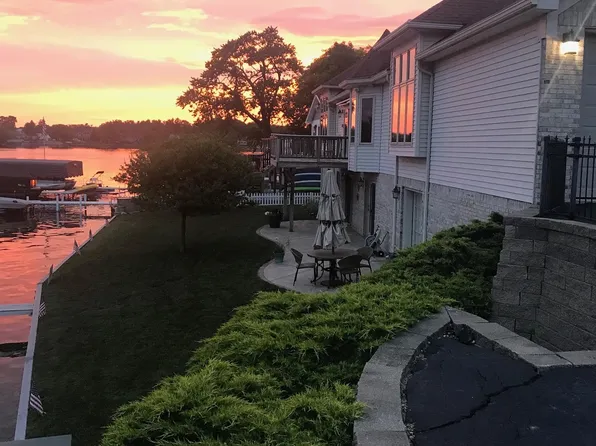 166 Highland Ave, Lake Orion, MI 48362