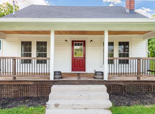 411 Riverside Dr, Columbia, TN 38401