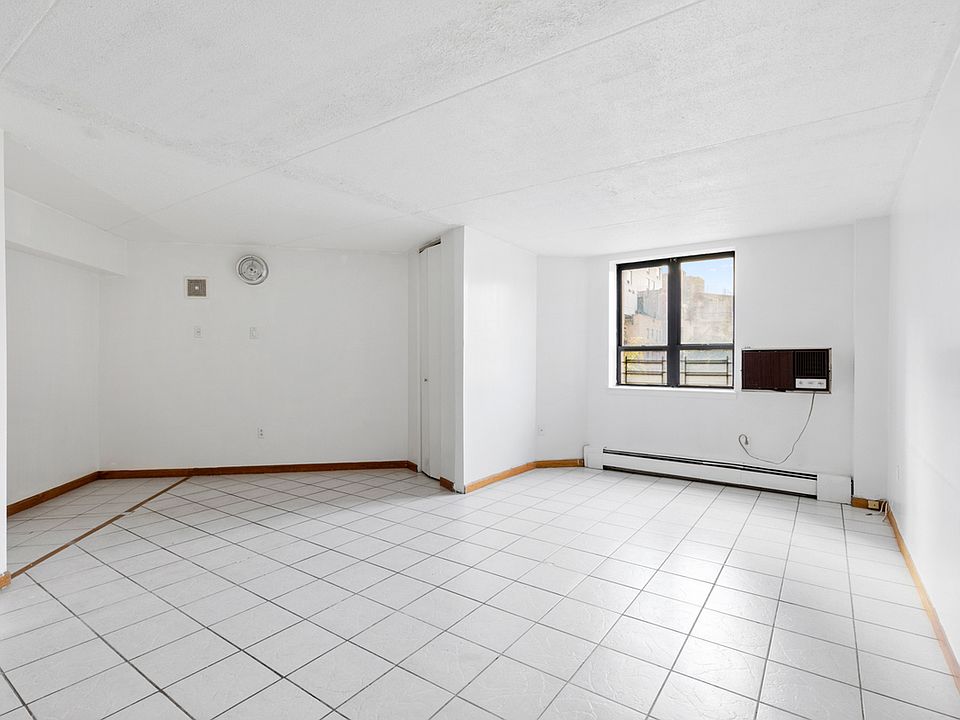1st image of 301 Cathedral Pkwy #4S