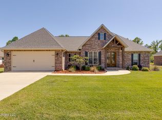 71 Berwick Rd, Petal, MS 39465