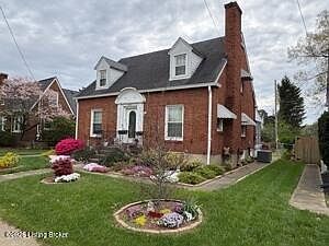 3rd image of 3404 Lexington Rd