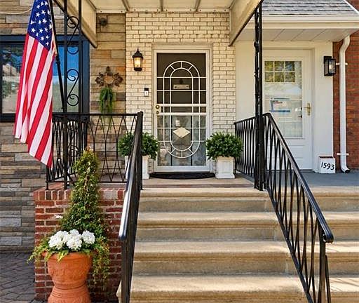 2nd image of 1595 Independence Ave