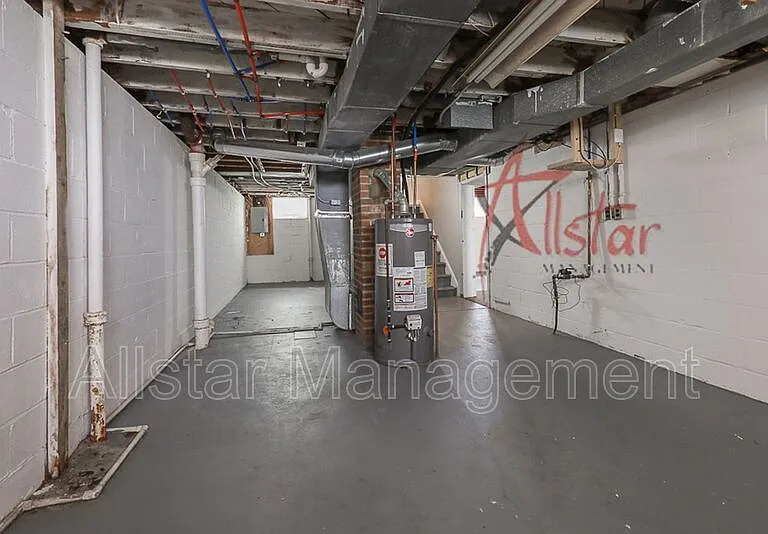 983 Clinton Ave — Photo 27