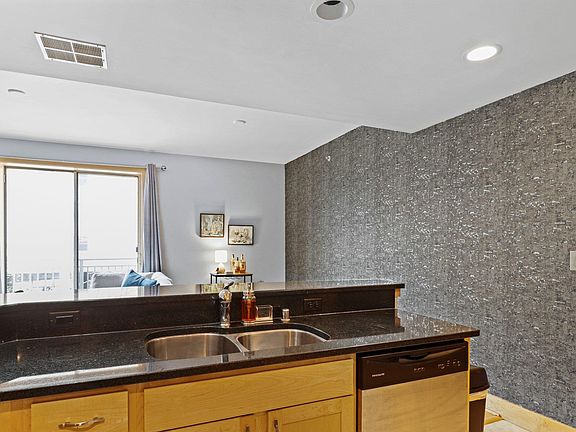 5th image of 333 W Mifflin St Unit 2070