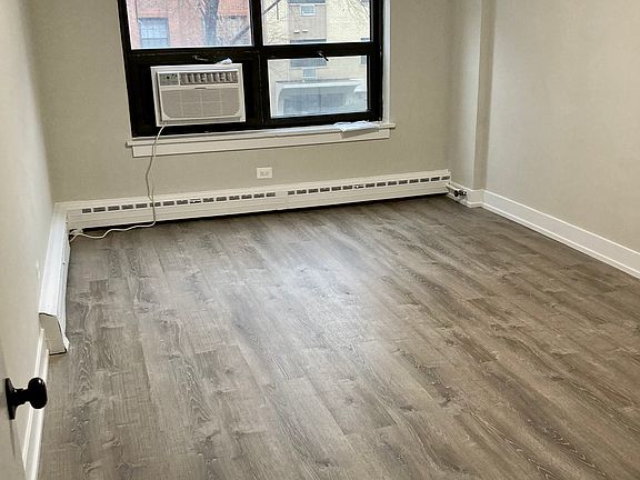 5th image of 447 W Wellington Ave