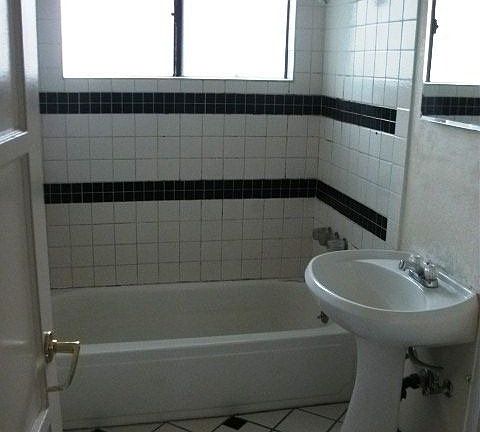 4th image of 15125 Howellhurst Dr