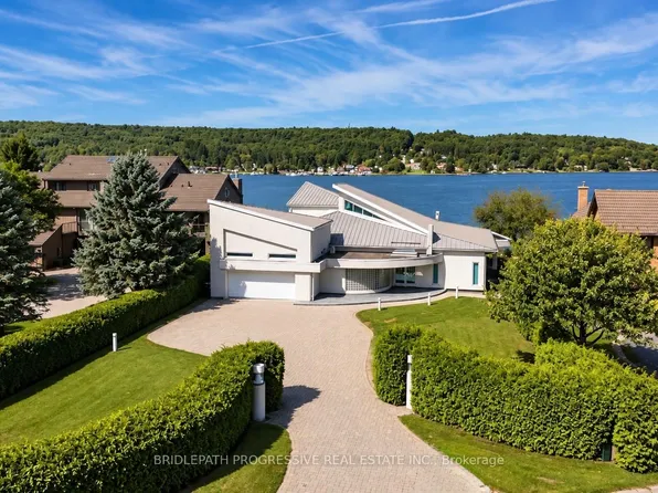 10 Beck Blvd, Penetanguishene, ON L9M 1C3