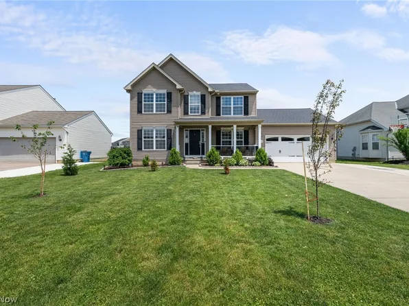 3930 Martins Run Dr, Lorain, OH 44053