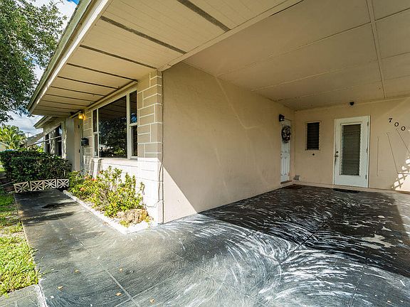 5th image of 700 Juniper Drive