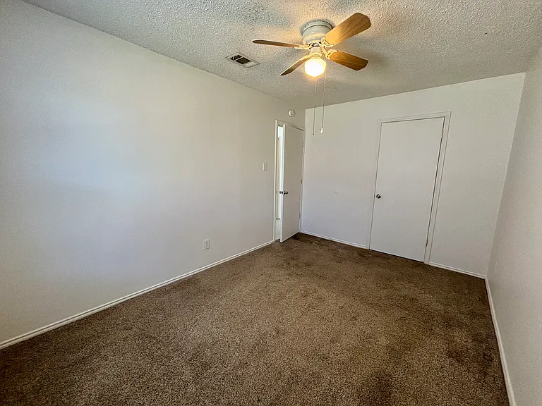 2600 NW 21st St #B — Photo 9