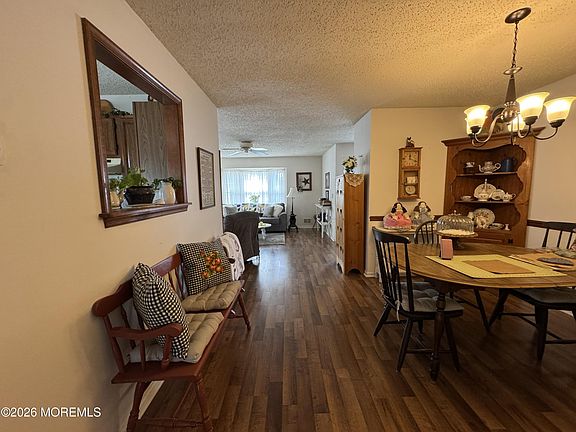 4th image of 2 Dove Tree Court