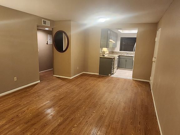 3rd image of 4320 50th St APT 4