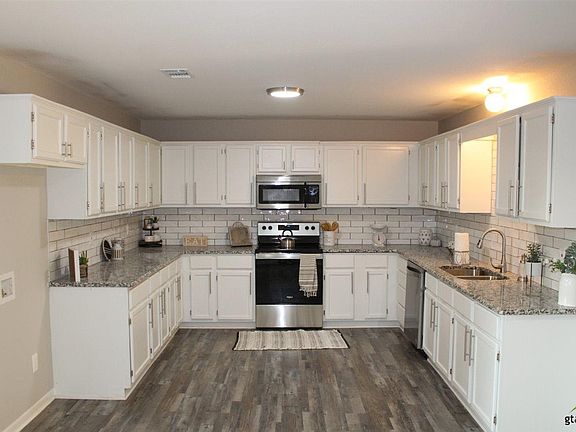 2nd image of 3331 Rolling Hill Dr