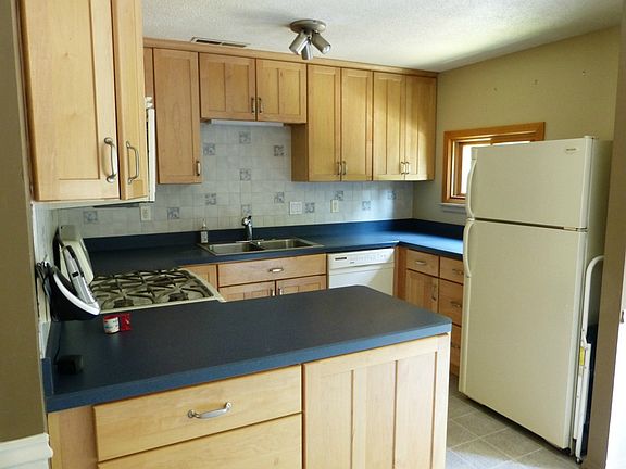 Kitchen with tons of space!
