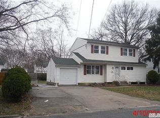 218 Front Ave, Brentwood, NY 11717