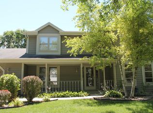 9325 W Stanford Ct, Mequon, WI 53097