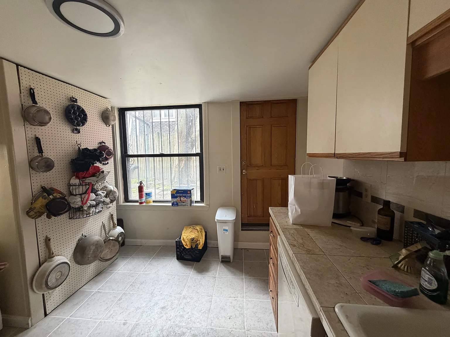 2 bed, 9999 sqft, $3,500 — Photo 3