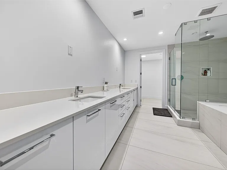 153 N Seabreeze Blvd #1901 — Photo 21