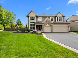 2953 Davenport Dr, West Chicago, IL