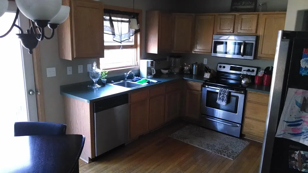 3 bed, 1.5 bath, 1200 sqft, $1,600 — Photo 1
