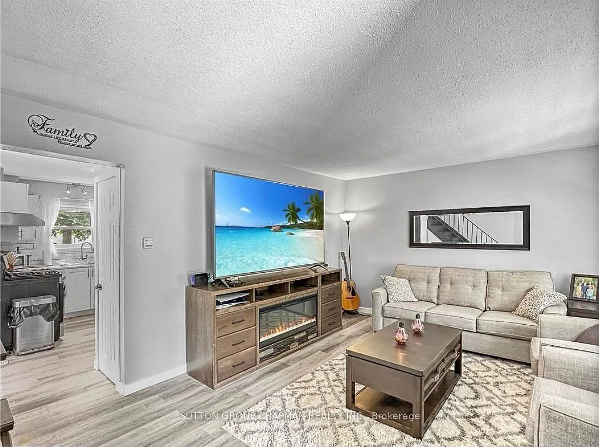 3 bed, $2,495 — Photo 4