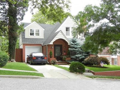 5315 251st Pl, Little Neck, NY, 11362