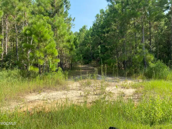 0 Hubbard St, Waveland, MS 39576