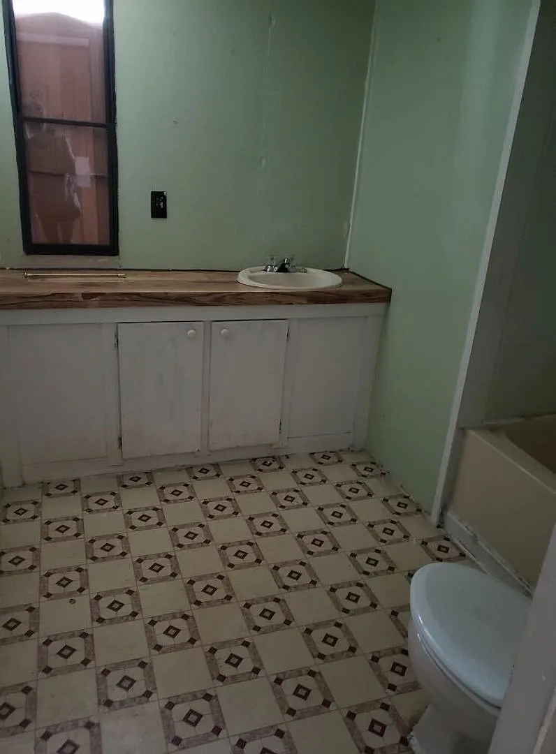 Rent this Affordable 2 Bedroom 1 Bathroom Mobile Home in Eastover! — Photo 3