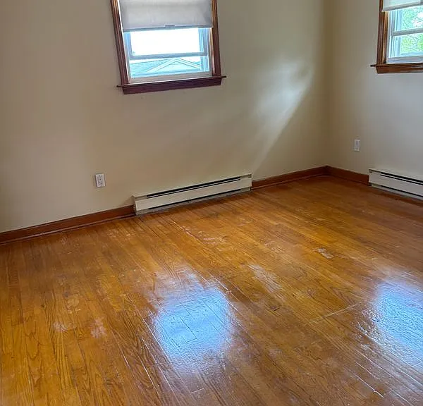 27 Gilbert Ln — Photo 2