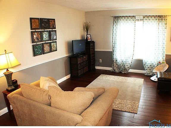 3rd image of 10362 Bridgewood St