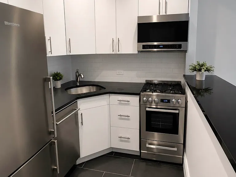 219 E 84th St #6F — Photo 3