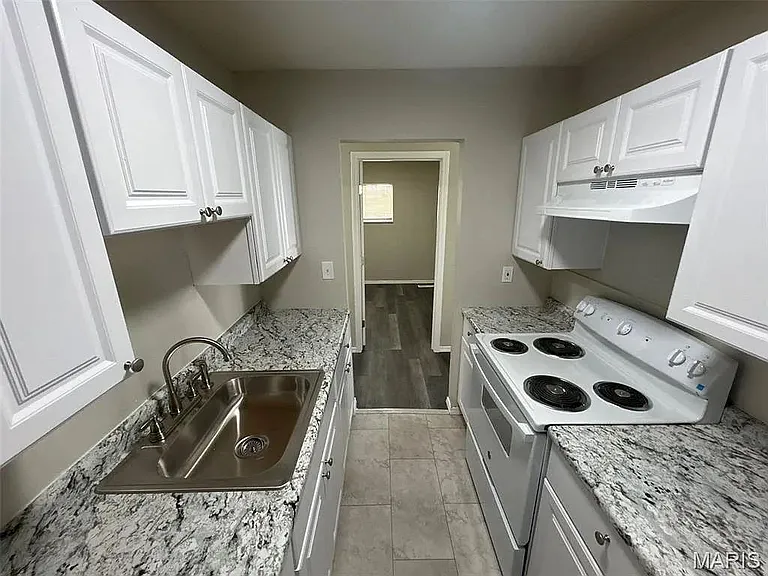248 Perthshire Rd — Photo 5
