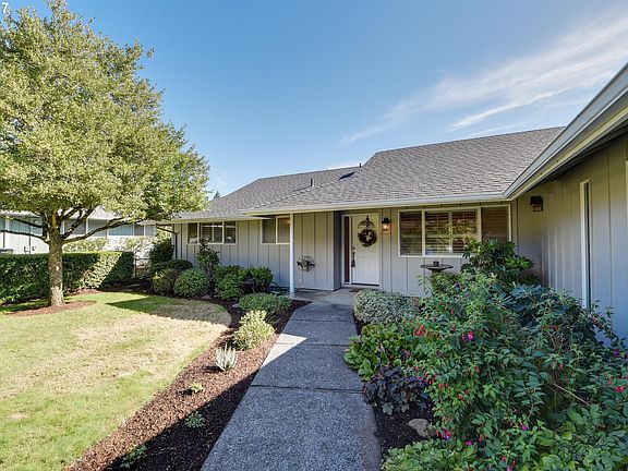 3rd image of 1017 NE 98th Ave