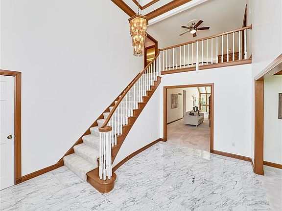 5th image of 14424 Valley Meadow Ct W