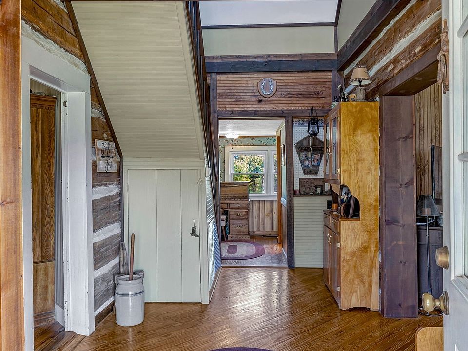 7th image of this home