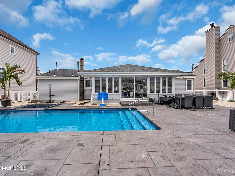 20 Venetian Ct — Photo 24