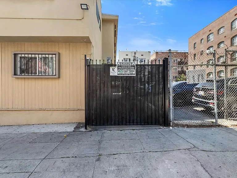 685 S Coronado St #207 — Photo 22