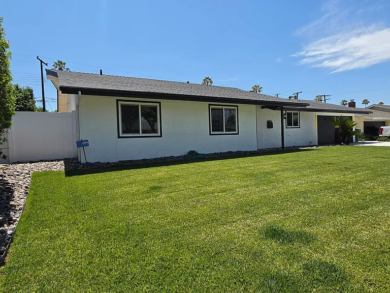 920 Coronado Dr — Photo 2
