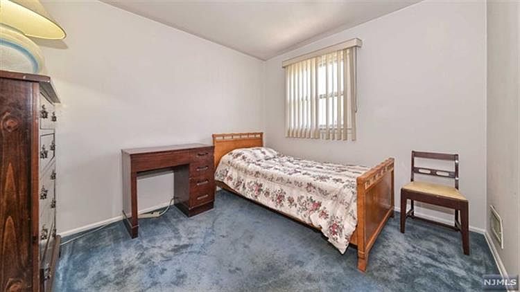 1st image of 69 Plenge Dr