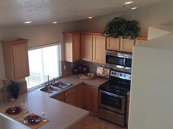 5th image of 4001 Queen Anne Dr
